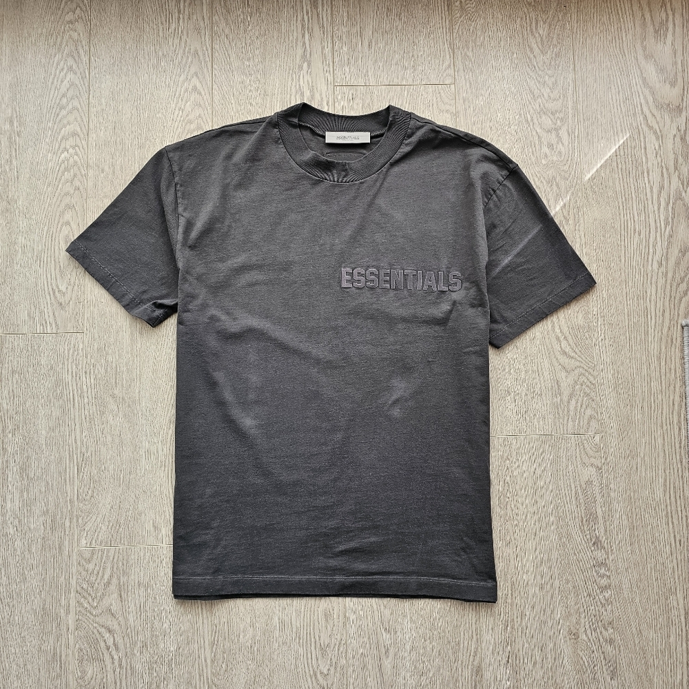 Essentials Tshirt